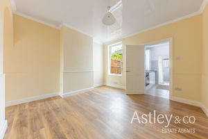 dining room- click for photo gallery